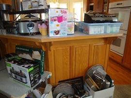 Misc housewares, Ice cream Machine, Vacuum Sealer, vacuum sealer bags