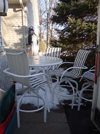high patio table 4/chairs