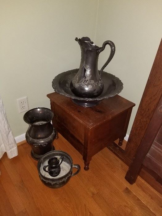Metal washbowl, jug and bowl set