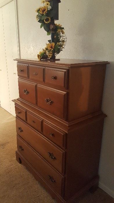 Maple chest of drawers