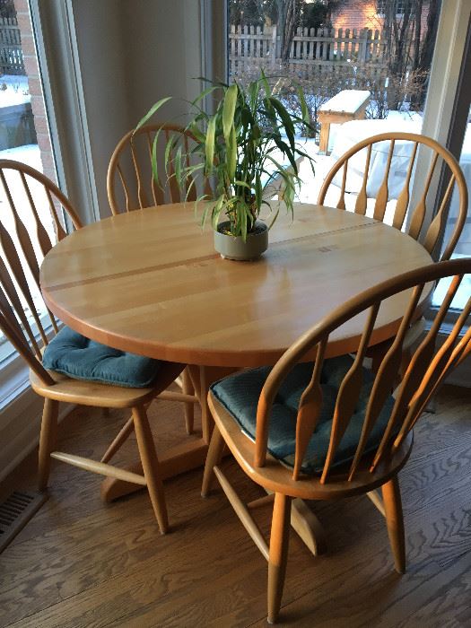 Table with 6 chairs 2 extensions, buy it now $150