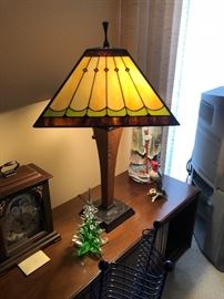 Stained glass style lamp