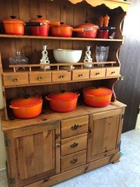 Le Creuset pot set Like New some with tags, beautiful Americana hutch