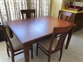 Beautiful kitchen/ dining set