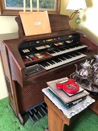 Hammond Organ
