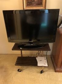 Flat Screen TV with Vintage Tv Stand