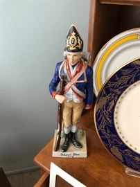 17 c Delaware Blues 1776 statue antique porcelain statue figuring Army soldier 