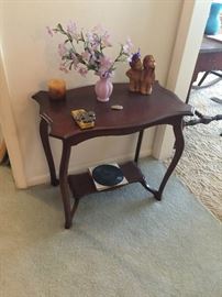 Great table in entryway