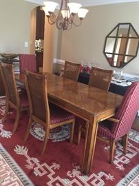 Dining Room Table with 4 side and 2 arm chairs bu Drexel