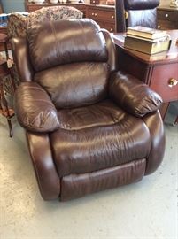 Incredible leather reclinder - like new - top stitched