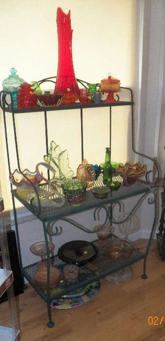 Assortment of mid century glass including 3 glass swans