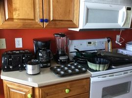 Sunbeam toaster, Mr Coffee coffeemaker, KitchenAid blender