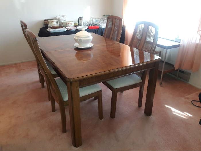 Dining Table and (4) chairs