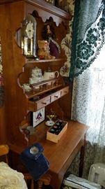 Nice small writing desk