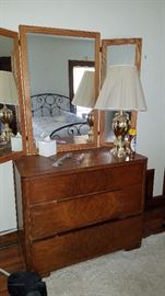 Dresser with tri fold mirror (do not match)