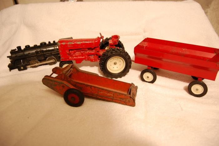 Vintage Toys, Farm Toys, Lionel Train