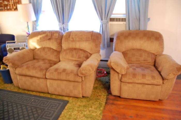 Nice Loveseat and Recliner 