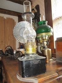 Handlan oil lamp