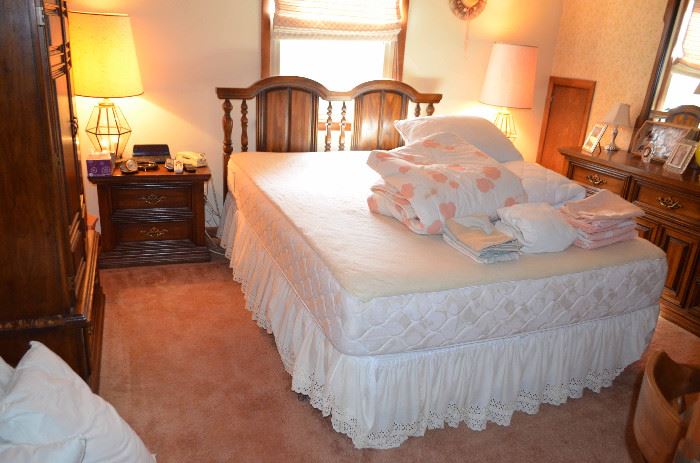 Bedroom suite; queen bed