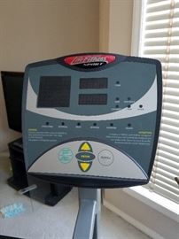 Life Fitness Sport recumbent exercise bike SR-30