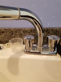 Laundry room sink detail