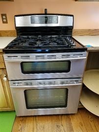 Jenn-Air 30" Freestanding Dual-Fuel Double Oven Range with Convection.  25.5 deep and 36 tall.