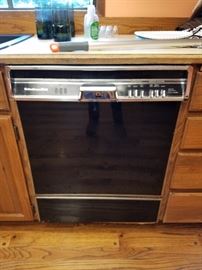 Kitchen Aid dishwasher KUDP220T3 