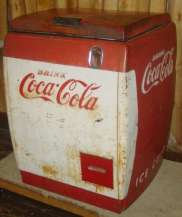 Small 1950's Drink Coca-Cola Country Store Drink Cooler