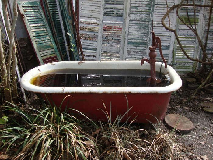 Cast iron Bath tub and Water pump Fountain