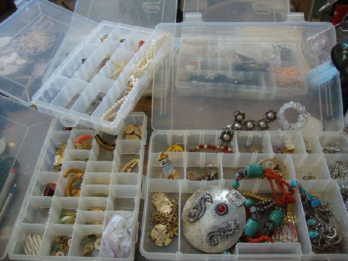 Jewelry, not yet sorted