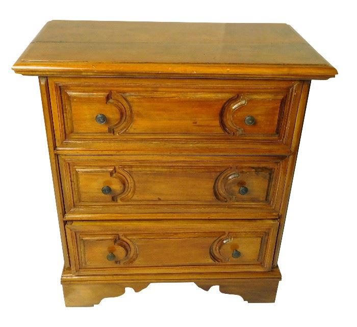 465. French Provincial Style Commode