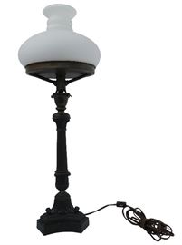 498. Sinumbra Style Lamp
