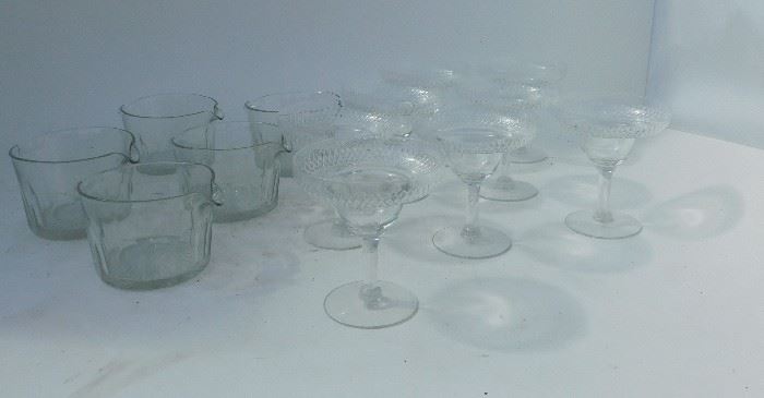 524. Miscellanies Glassware