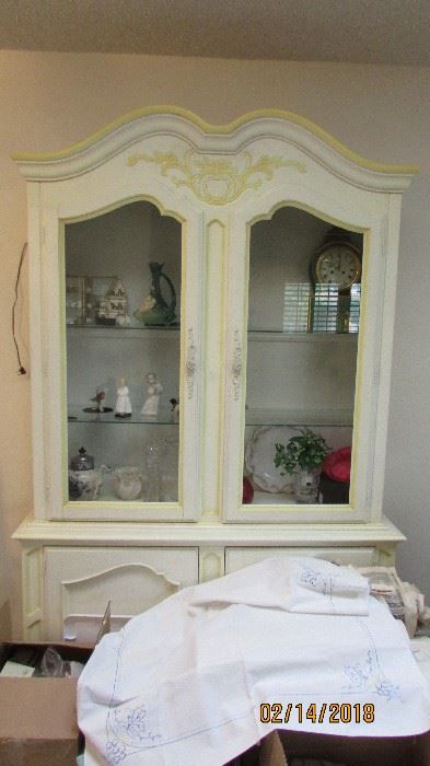 Beautiful 2 pc hutch with lights