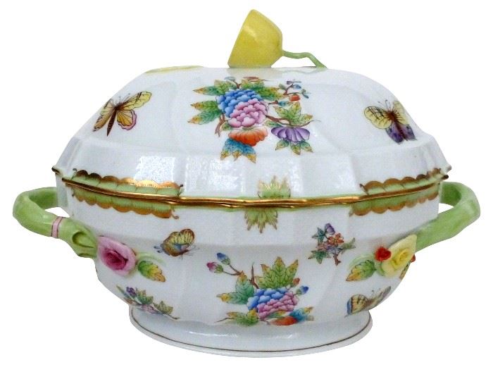 26. Herend Queen Victoria Pattern Tureen