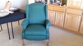 Reclining reading chair