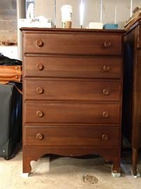 I can't find the manufacturer of this 5-drawer dresser, but there's also a 3-drawer chest that matches it.          OK, it's not hot, but at least it's not IKEA flavored sawdust...