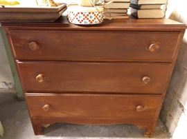 Here's the rumored 3-drawer matching chest.