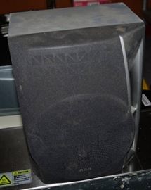 Sharp Home Stereo w/ 2 mismatched RCA Speakers