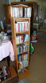 CD'S, VHS, CASSETTES.