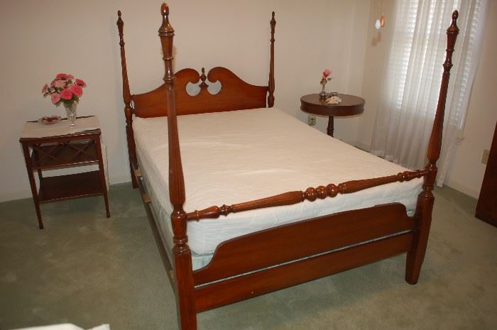 Full Sized Four Post Bed