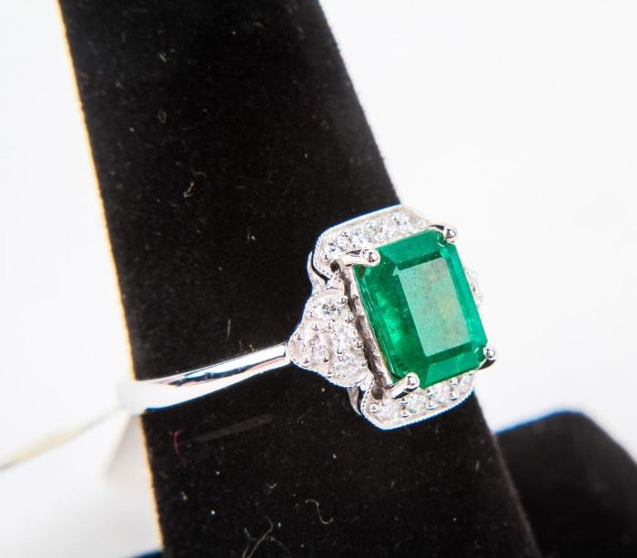 Lot 395 - Jewelry 18kt White Gold Emerald & Diamond Ring