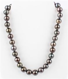 Lot 155 - Jewelry 14kt White Gold Pearl Necklace