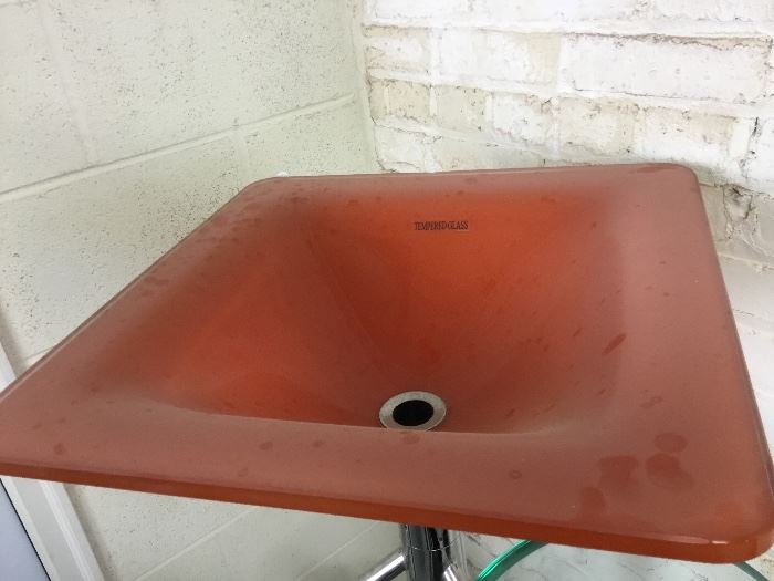 Tempered glass sink 