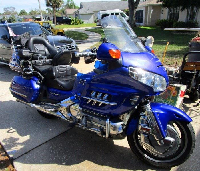 Gold Wing  motorcycle  loaded runs great 160 k miles   good price