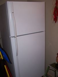Kenmore refrigerator with ice maker