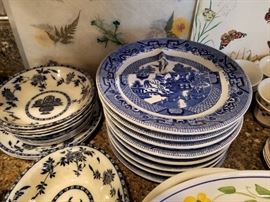 Delft pieces on the left. Willow on the right.