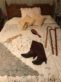 Vintage Queen size bed with mattress set 