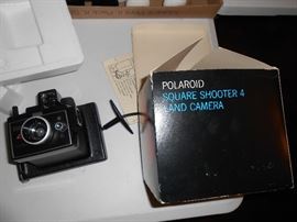 Polaroid square shooter 4 land camera