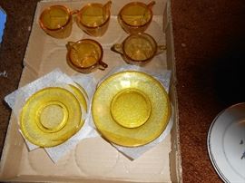 Akro Agate glass children's dish set